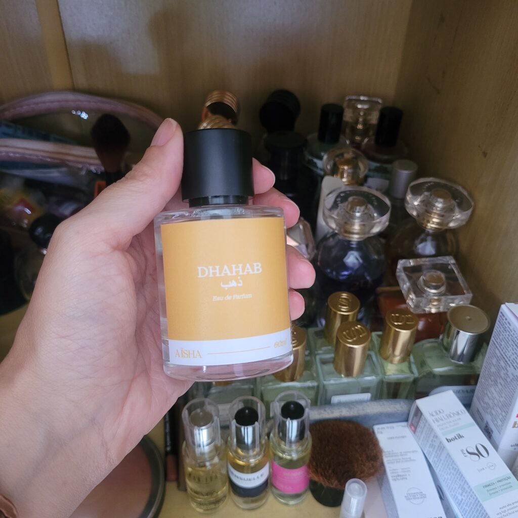 Imagem #1 de Julia Valente